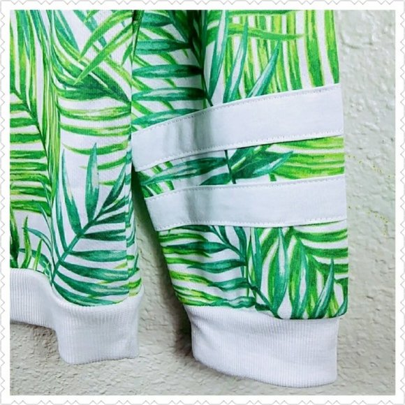 Tropical Print FIERCE graphic sweatshirt! NWT Sz M - Picture 4 of 7